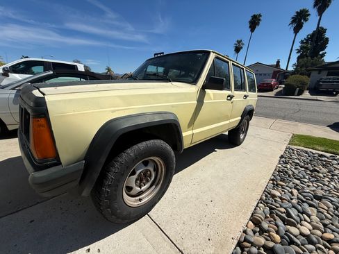 Used 1996 Jeep Cherokee SE image 2