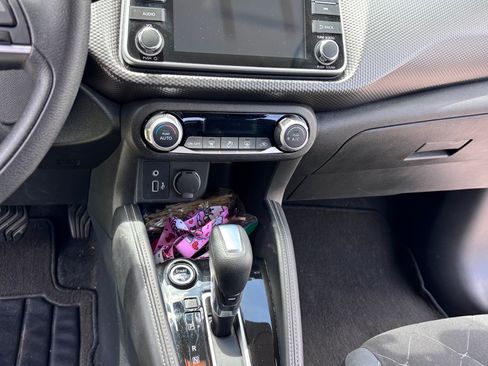 Used 2020 Nissan Kicks SV FWD image 11