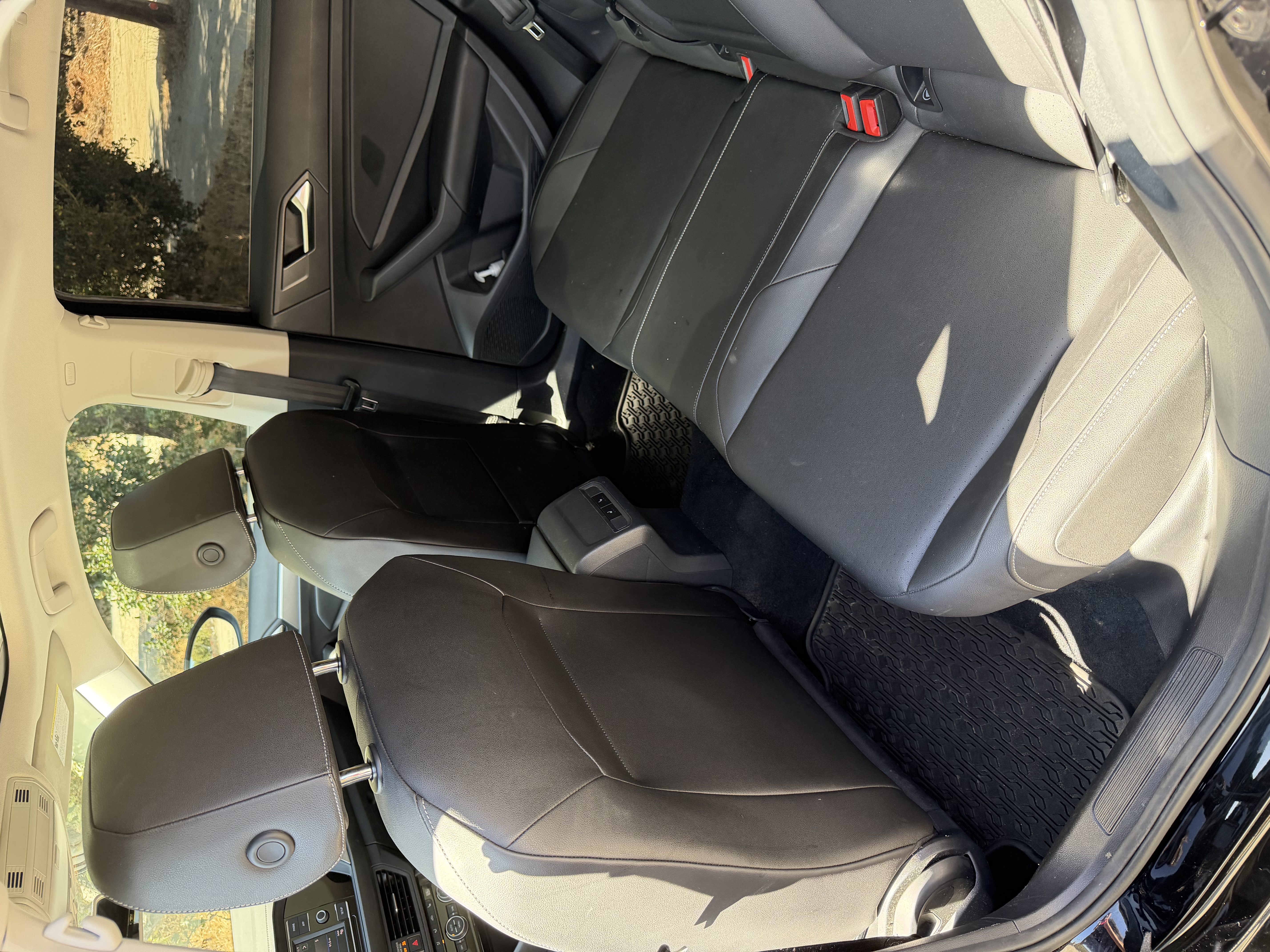Used 2019 Volkswagen Jetta SE w/ Cold Weather Package FWD image 19
