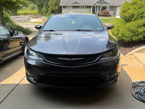 Used 2015 Chrysler 200 S w/ Navigation & Sound Group I FWD image 5