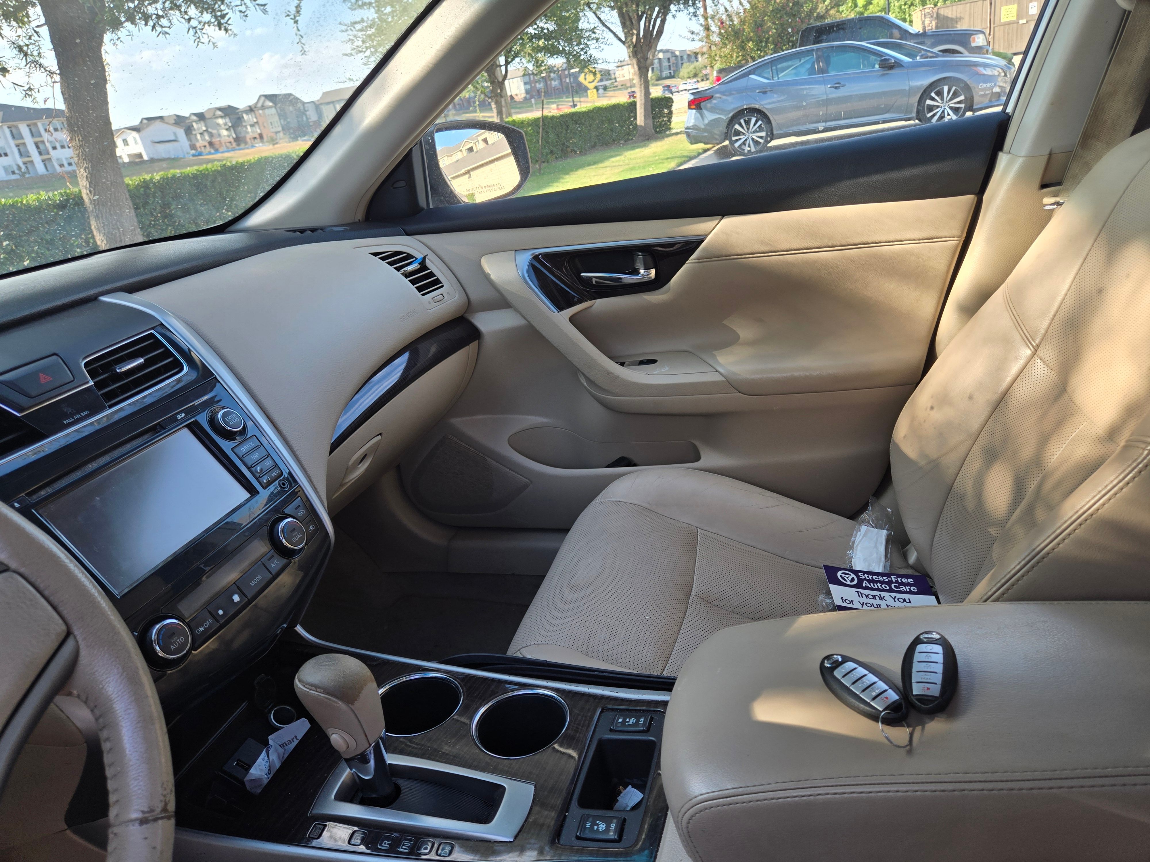 Used 2013 Nissan Altima 2.5 SL w/ Technology Pkg FWD image 2