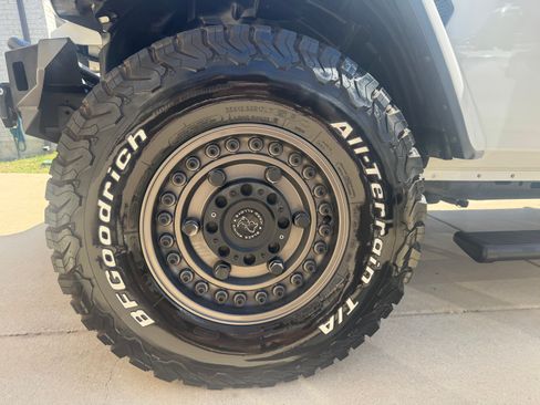 Used 2020 Jeep Gladiator Sport w/ Quick Order Package 24S image 17