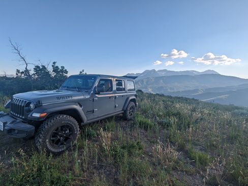 Used 2023 Jeep Wrangler Unlimited Sport image 14
