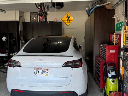 Used 2020 Tesla Model Y Performance image 2