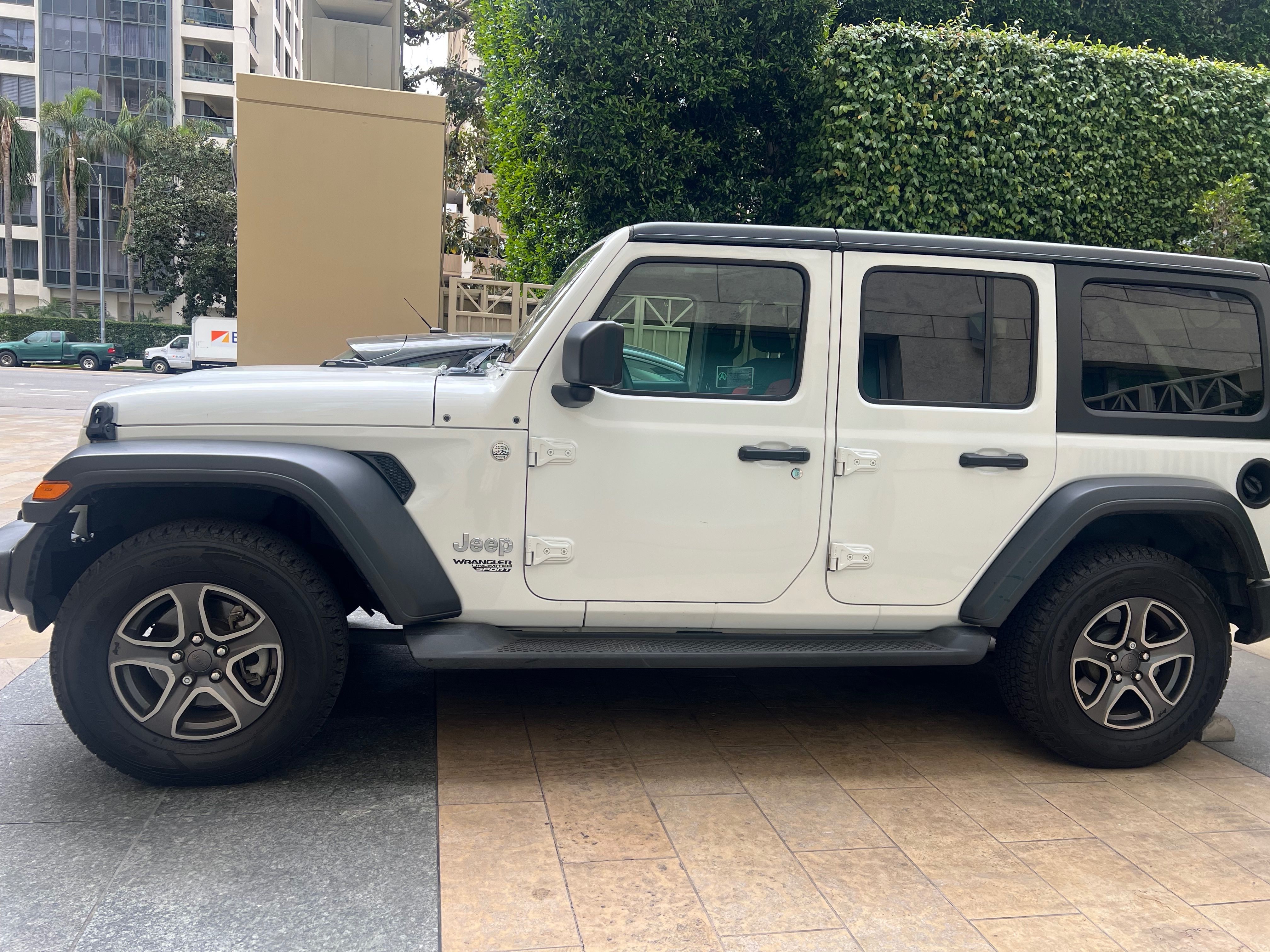 Used 2018 Jeep Wrangler Unlimited Sport S AWD/4WD image 1