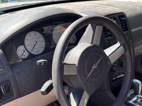 Used 2006 Chrysler 300 RWD image 9