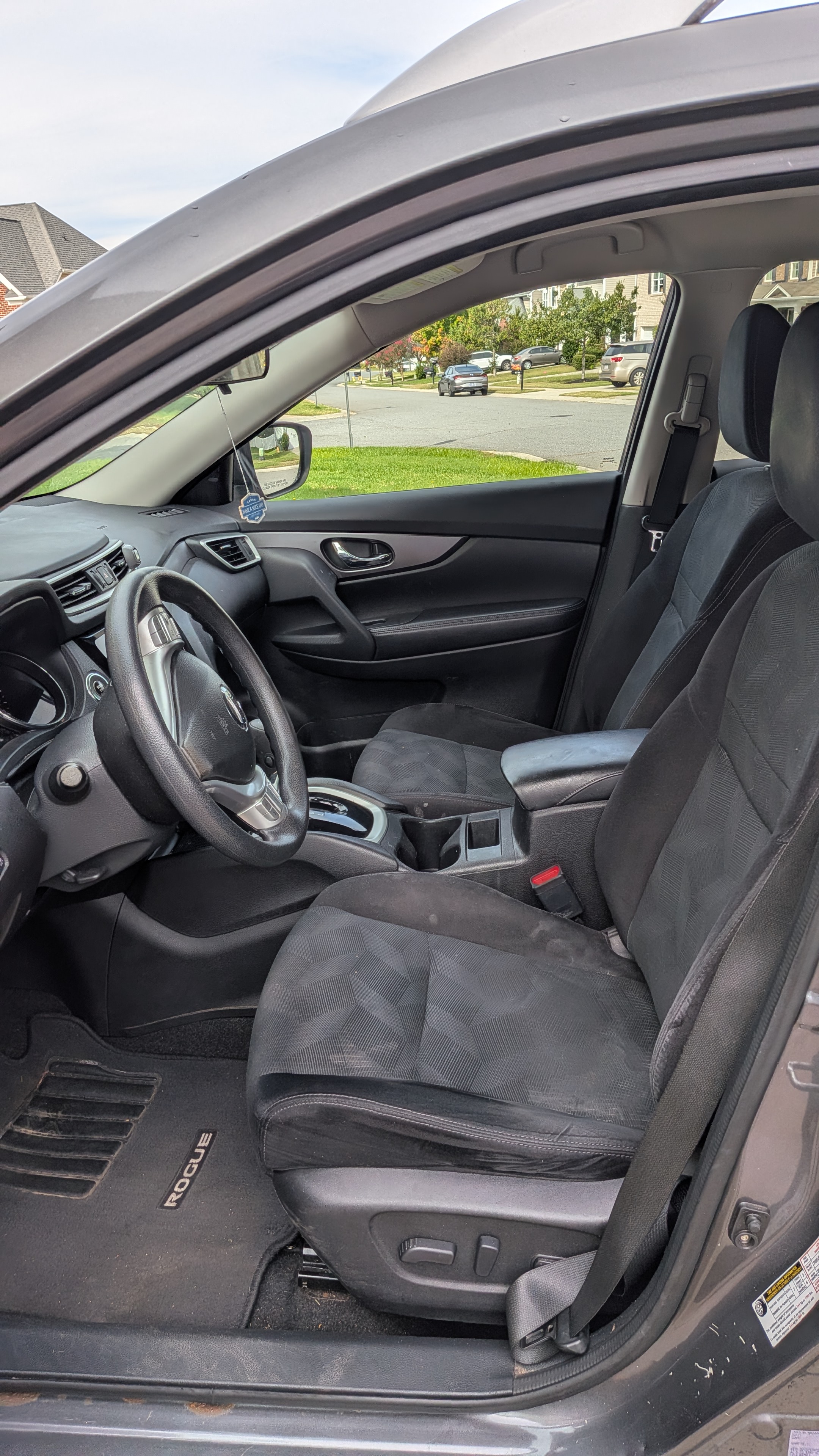 Used 2014 Nissan Rogue SV w/ SV Premium Package AWD/4WD image 4