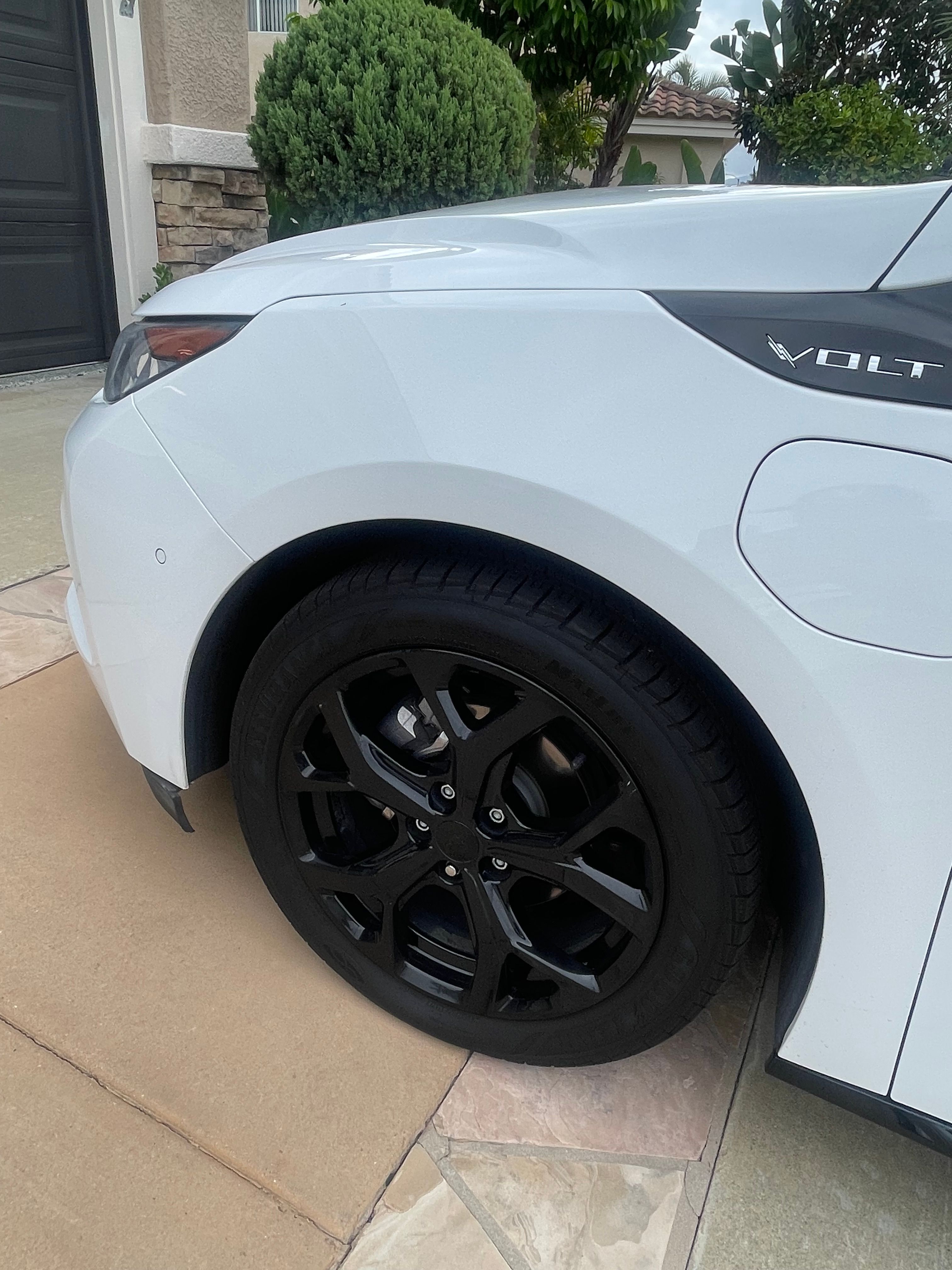 Used 2018 Chevrolet Volt Premier w/ Driver Confidence Package FWD image 21