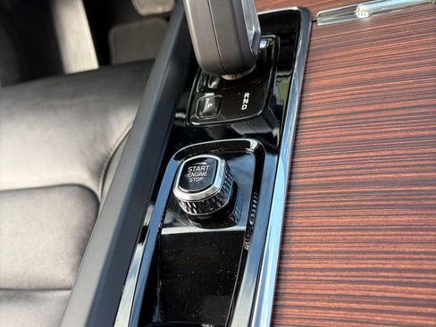 Used 2022 Volvo S60 B5 Momentum w/ Climate Package image 10