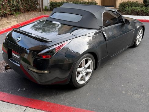 Used 2004 Nissan 350Z Touring image 8