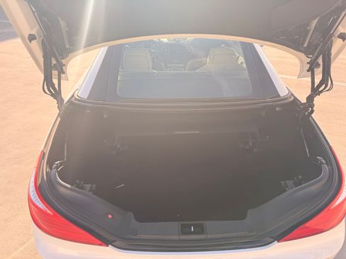 Used 2014 Mercedes-Benz SL 550 image 11