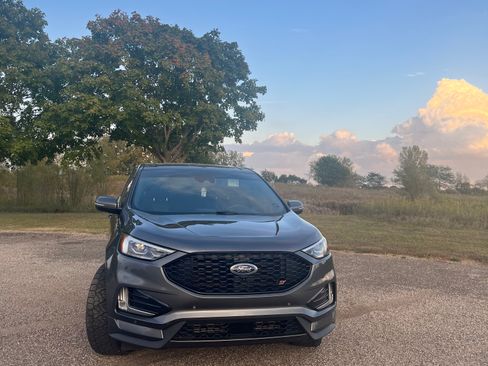 Used 2022 Ford Edge ST w/ Equipment Group 401A image 8