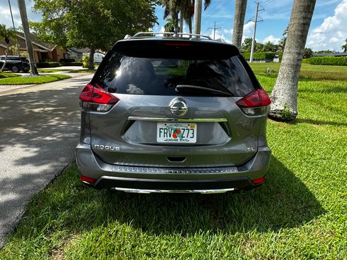 Used 2017 Nissan Rogue SL w/ SL Premium Package FWD image 6