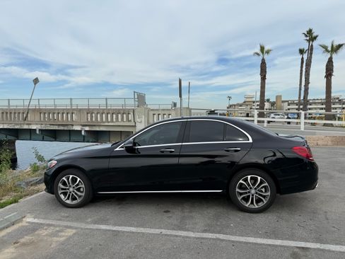 Used 2017 Mercedes-Benz C 300 4MATIC Sedan image 2