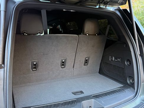 Used 2023 Chevrolet Tahoe LT w/ Luxury Package image 13