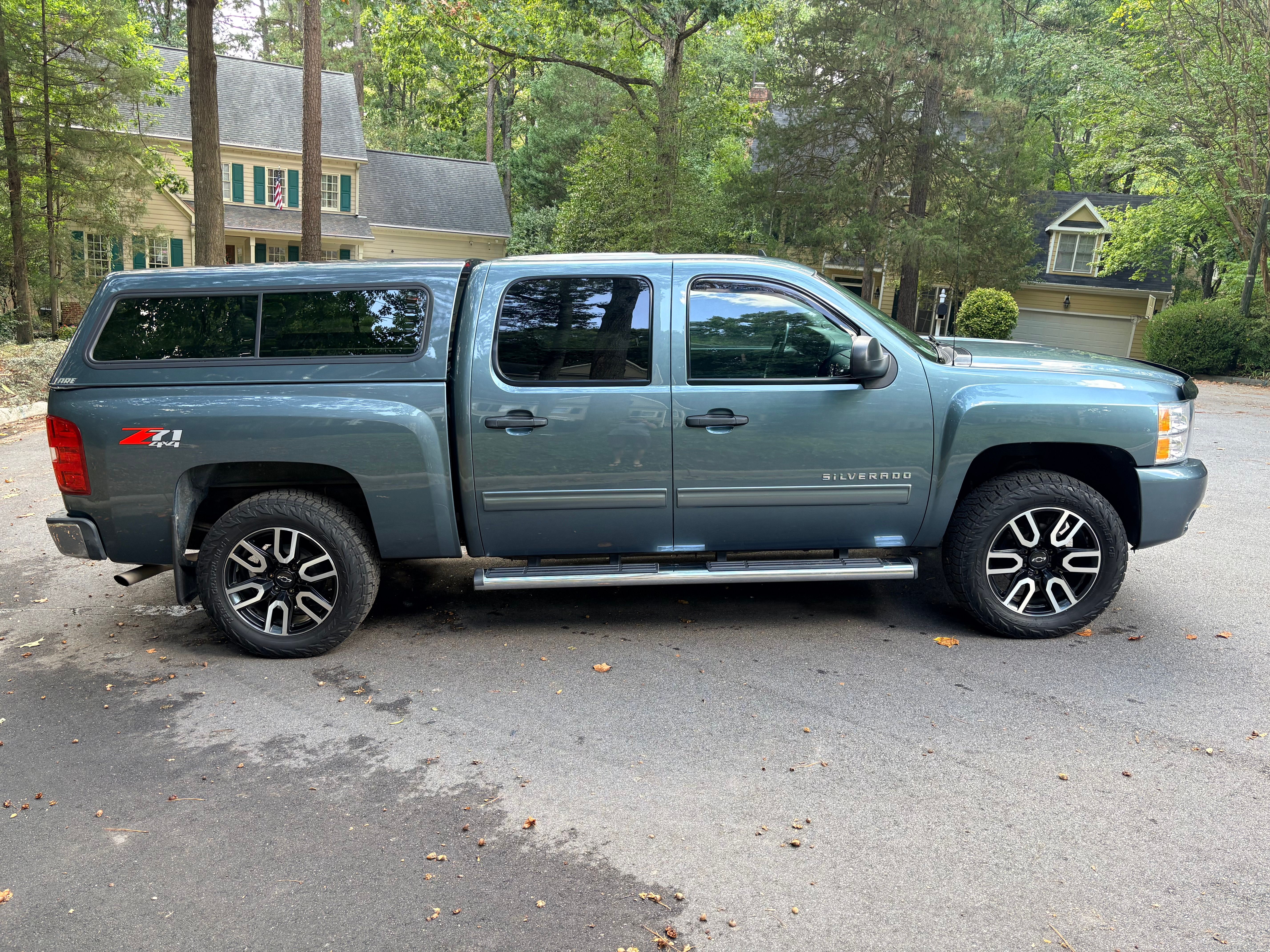 Used 2010 Chevrolet Silverado 1500 LT w/ Power Pack Plus AWD/4WD image 9
