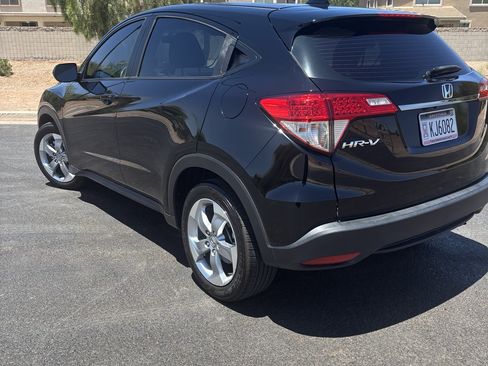 Used 2019 Honda HR-V LX image 10