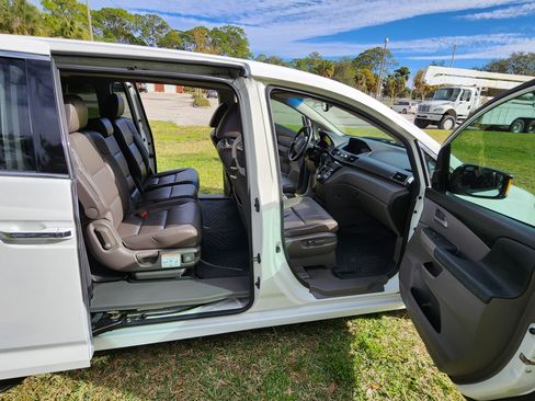 Used 2013 Honda Odyssey Touring Elite image 8