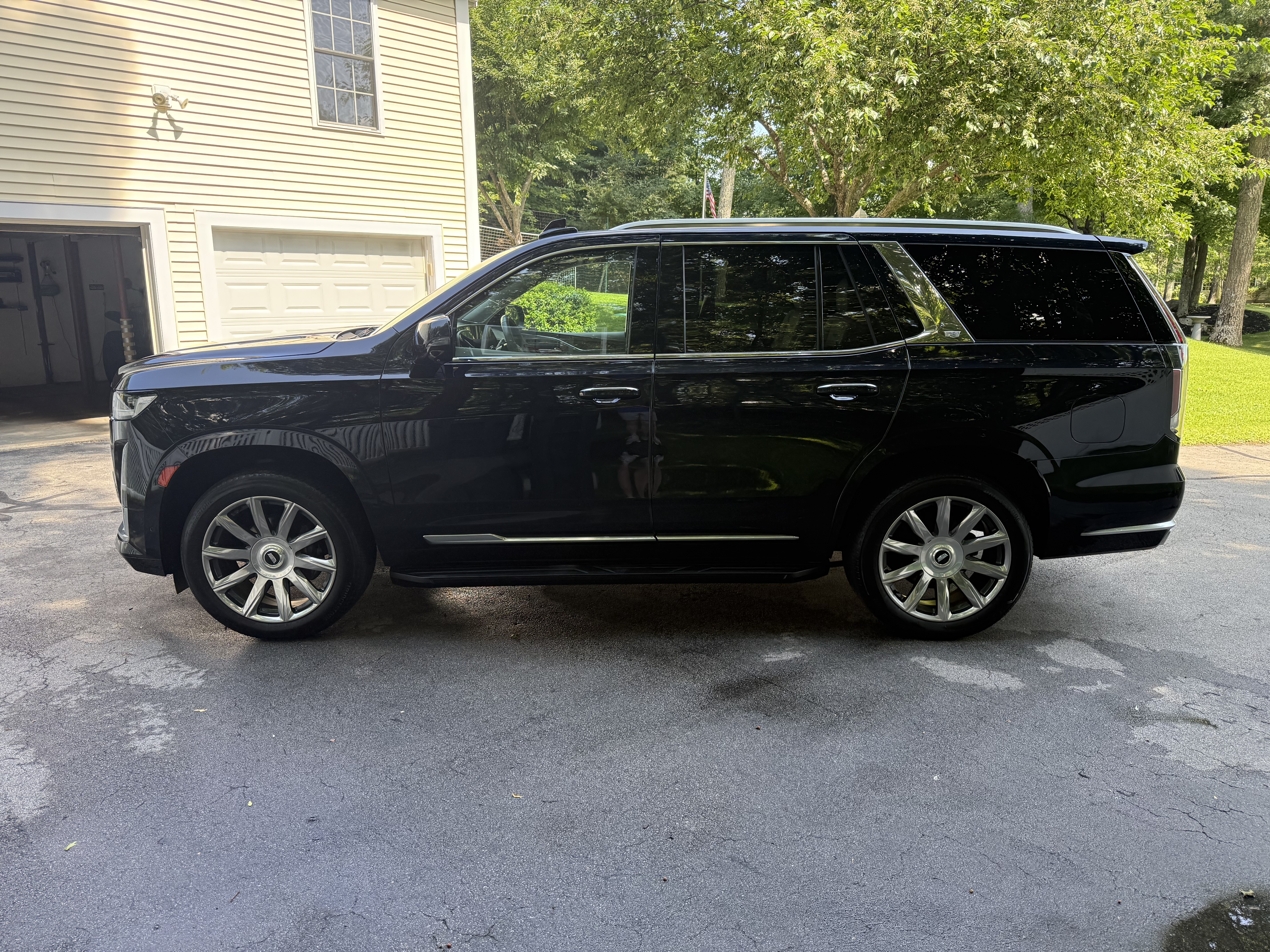 Used 2021 Cadillac Escalade Premium Luxury Platinum AWD/4WD image 10
