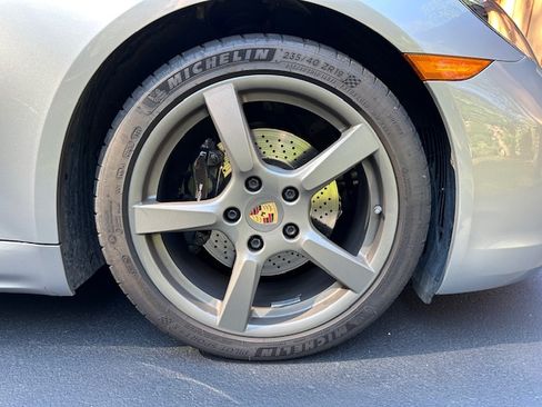 Used 2019 Porsche 718 Cayman image 5