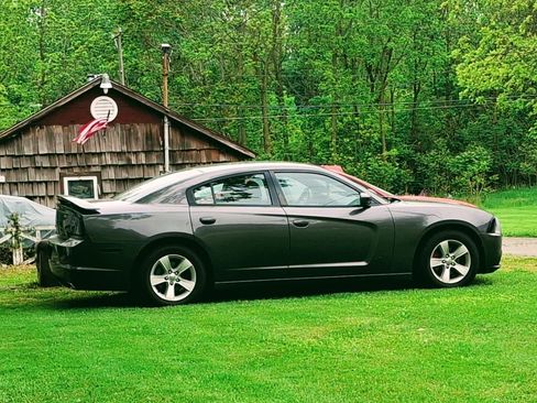 Used 2014 Dodge Charger SE image 10