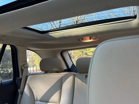 Used 2010 Ford Edge Limited image 12