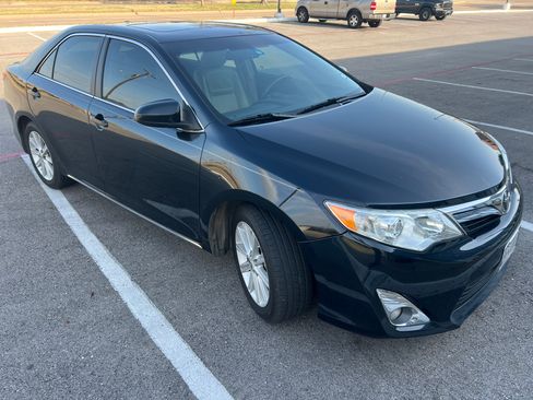 Used 2014 Toyota Camry XLE image 6