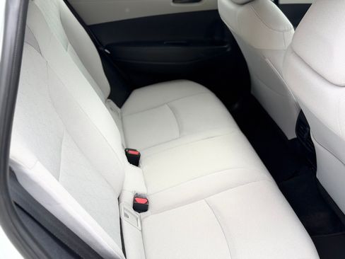 Used 2024 Toyota Corolla Cross LE image 4