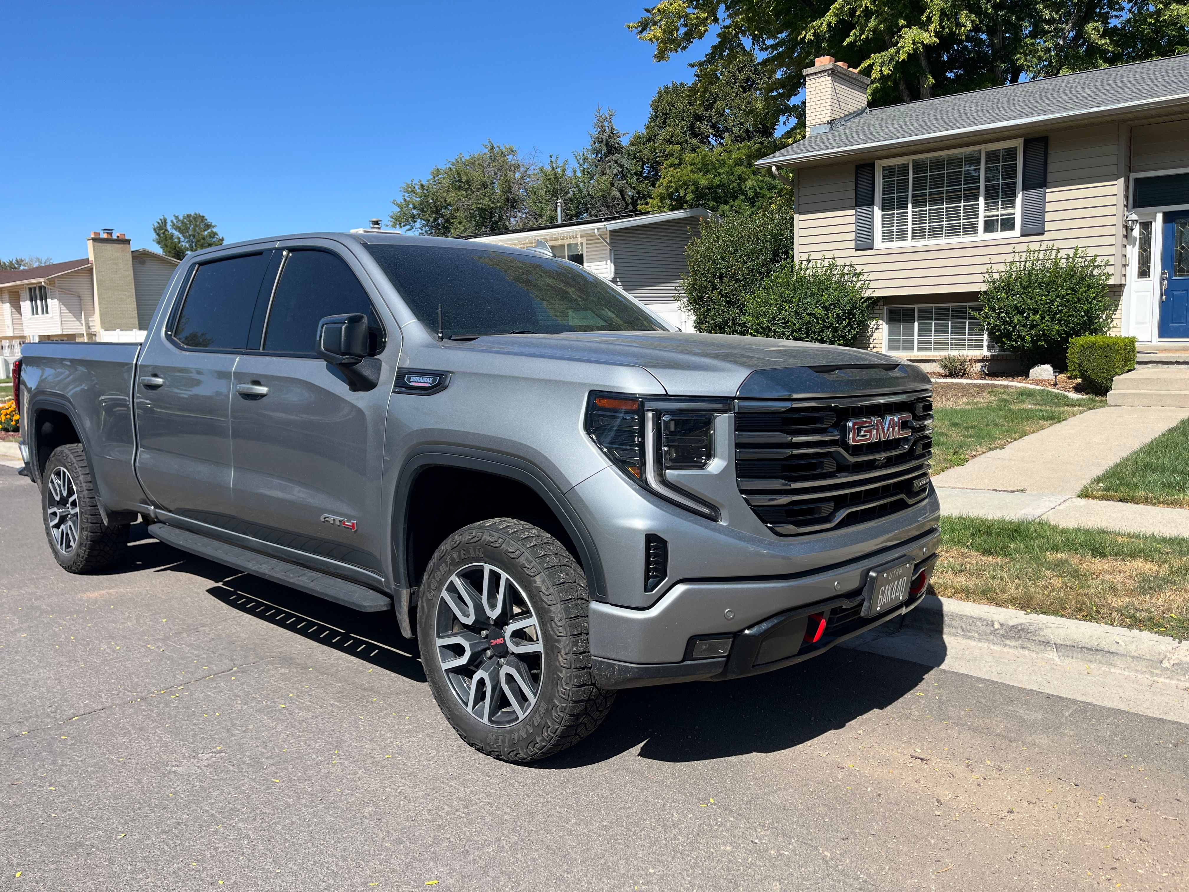 Used 2024 GMC Sierra 1500 AT4 w/ Technology Package AWD/4WD image 1