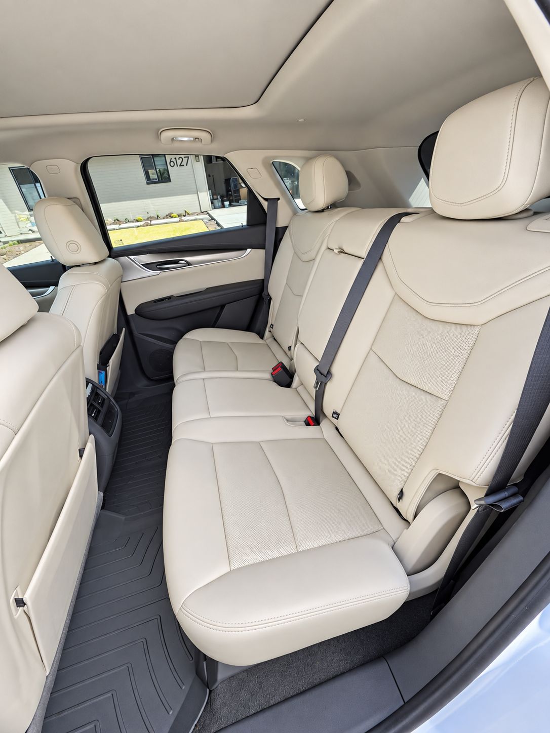 Used 2023 Cadillac XT5 Premium Luxury w/ Technology Package FWD image 9