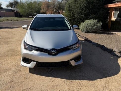Used 2017 Toyota Corolla iM image 5