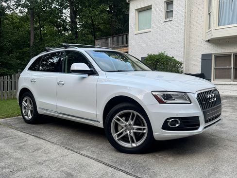 Used 2015 Audi Q5 2.0T Premium Plus w/ Technology Package AWD/4WD image 2