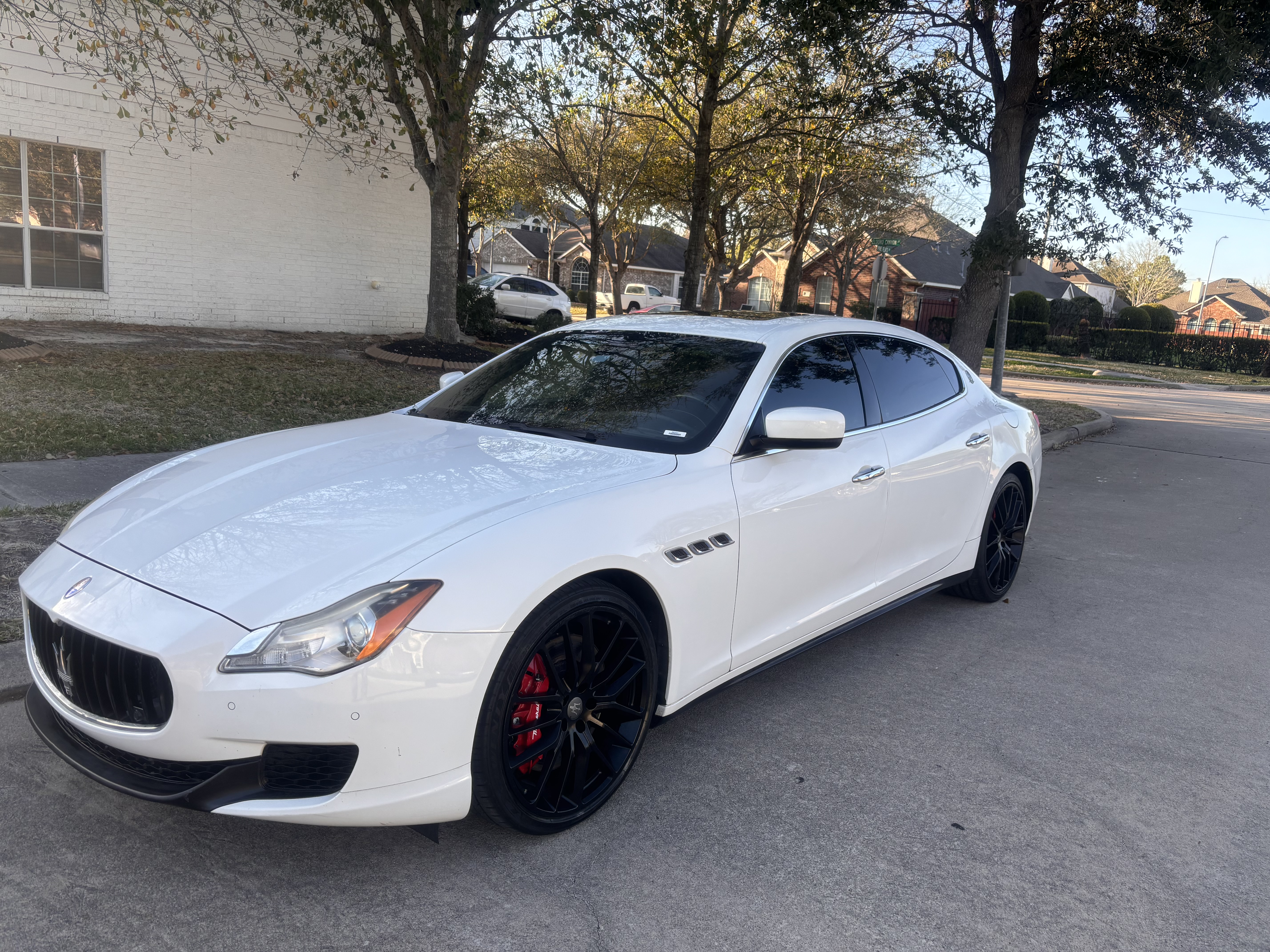 Used 2014 Maserati Quattroporte GTS RWD image 2