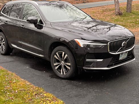 Used 2022 Volvo XC60 T8 Inscription Expression w/ Advanced Package image 2