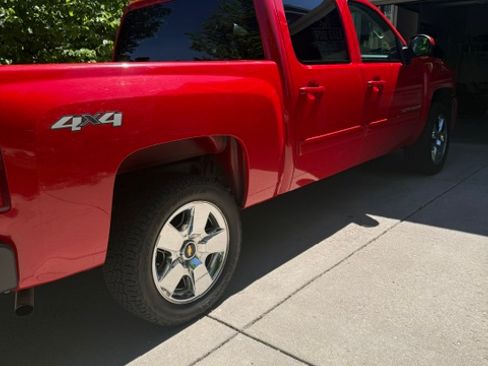 Used 2009 Chevrolet Silverado 1500 LTZ w/ Safety Package AWD/4WD image 4