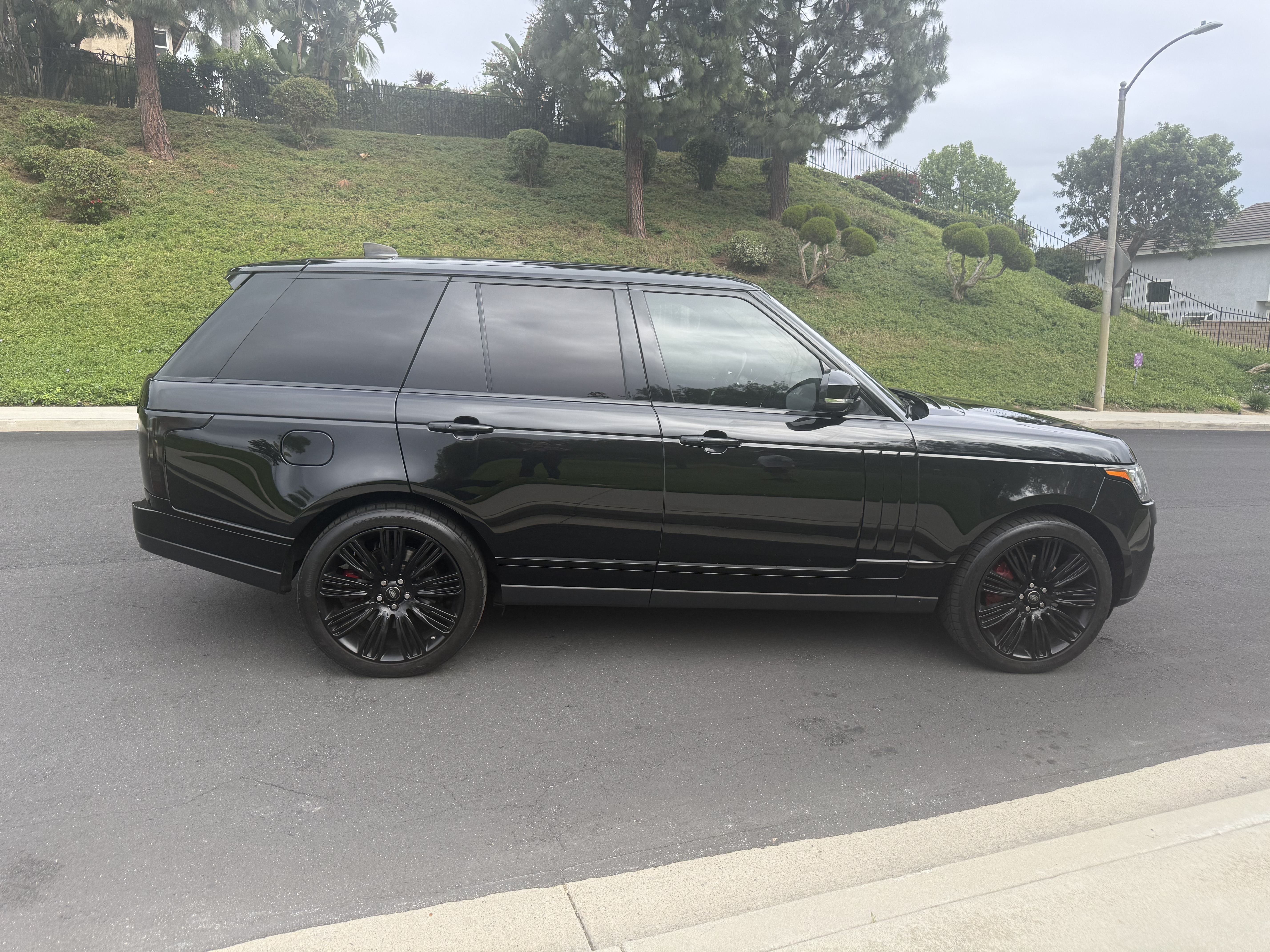 Used 2017 Land Rover Range Rover Supercharged AWD/4WD image 10