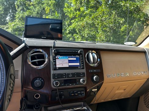 Used 2011 Ford F350 Lariat w/ Lariat Ultimate Pkg AWD/4WD image 13