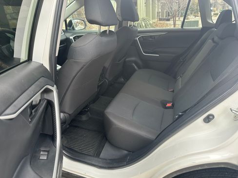 Used 2022 Toyota RAV4 LE image 15