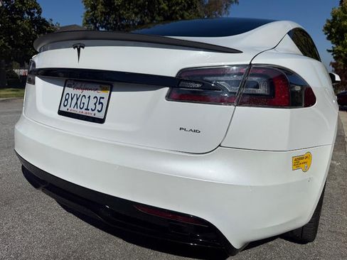 Used 2021 Tesla Model S Plaid image 4