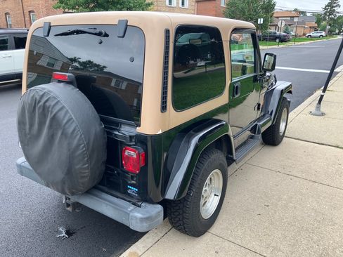 Used 1998 Jeep Wrangler Sahara AWD/4WD image 12