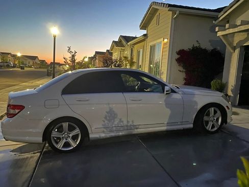 Used 2010 Mercedes-Benz C 300 Sedan image 4