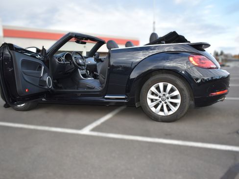 Used 2017 Volkswagen Beetle 1.8T S image 10