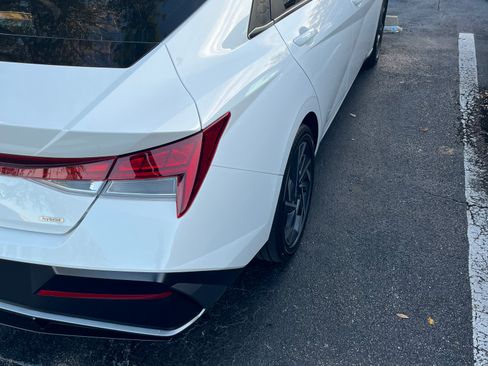 Used 2025 Hyundai Elantra Limited w/ Cargo Package image 5