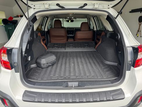 Used 2019 Subaru Outback 3.6R Touring AWD/4WD image 19