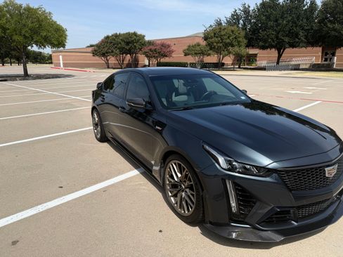 Used 2022 Cadillac CT5 V Blackwing w/ Carbon Fiber Package 2 RWD image 12