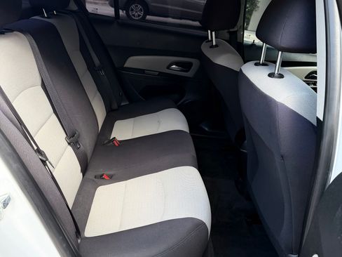Used 2015 Chevrolet Cruze LS image 11