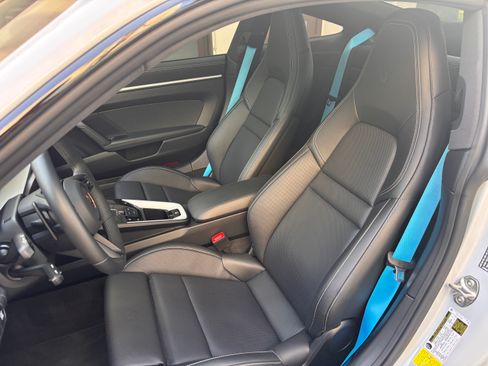 Used 2025 Porsche 911 Carrera RWD image 8