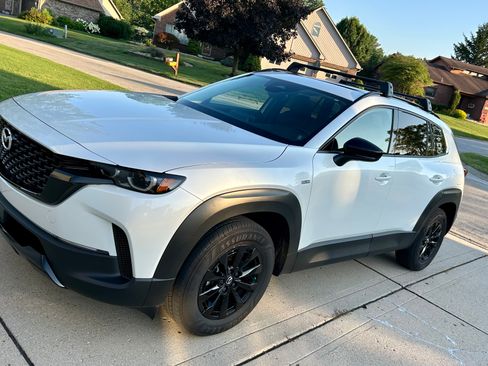 Used 2025 MAZDA CX-50 AWD 2.5 Hybrid w/ Premium Pkg image 5