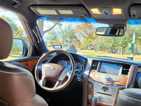 Used 2016 INFINITI QX80 Limited w/ All Season Package image 10