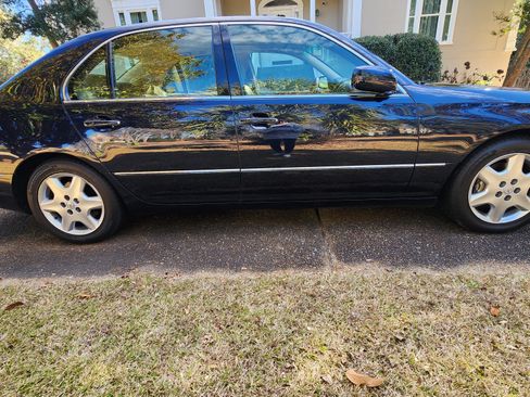 Used 2004 Lexus LS 430 image 2